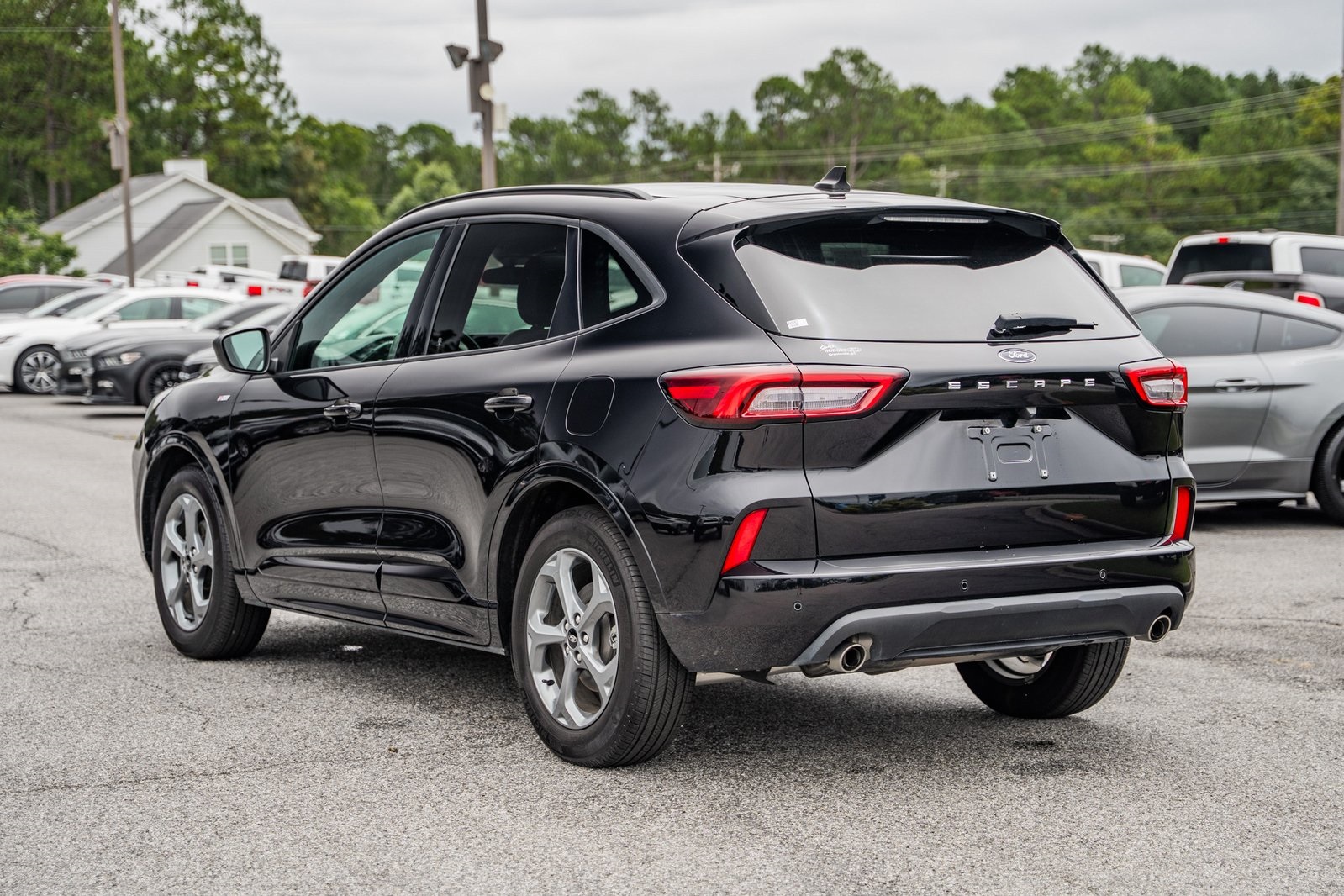 2023 Ford Escape ST-Line photo 4