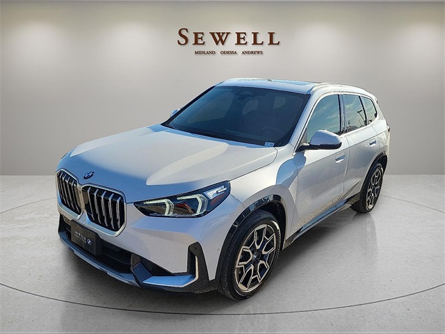 2026 BMW X1 28i's photo