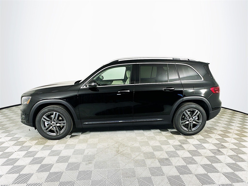 2026 Mercedes Benz GLB 250 photo 4