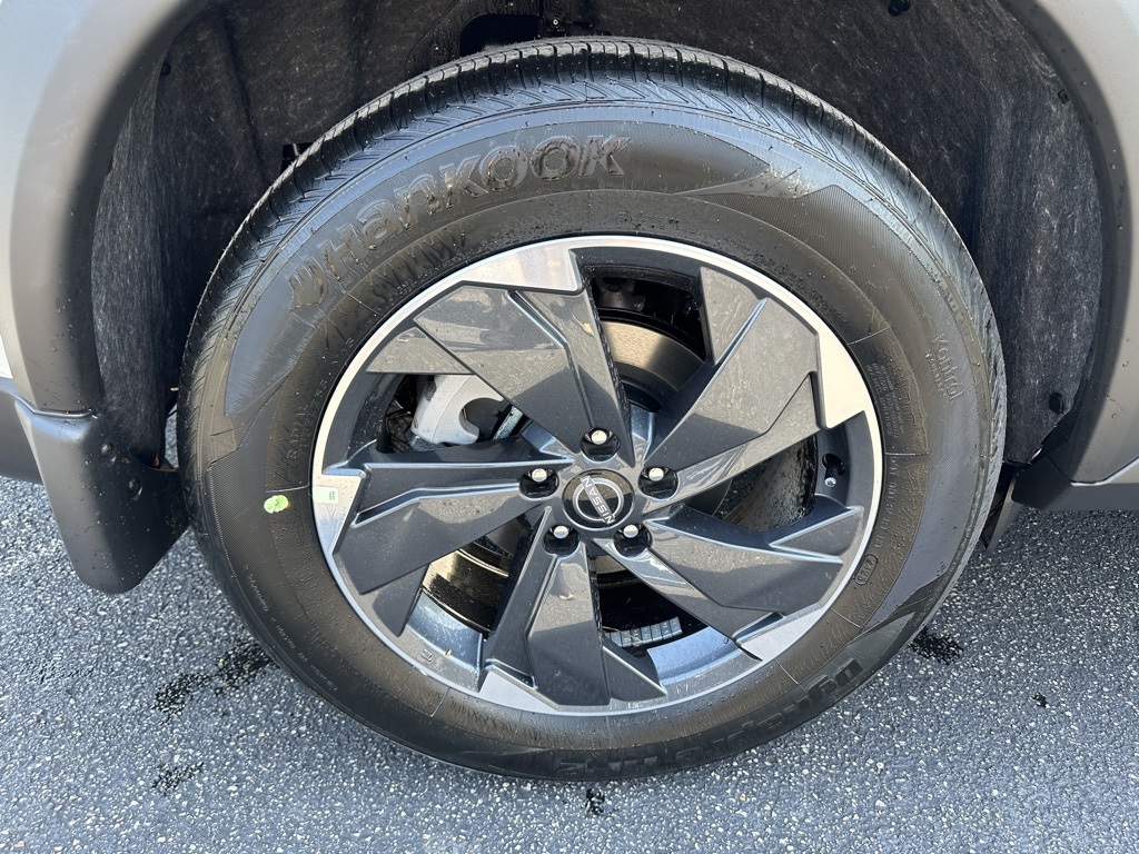 2026 Nissan Rogue SV photo 10