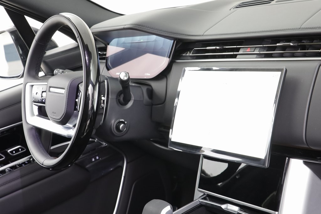 2025 Land Rover Range Rover SE photo 19