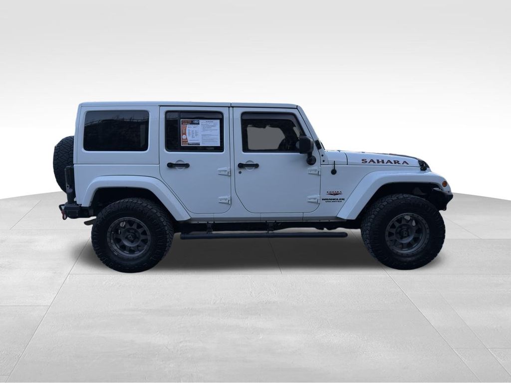 2016 Jeep Wrangler Unlimited Sahara photo 4