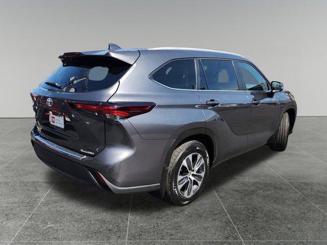 2024 Toyota Highlander XLE photo 6