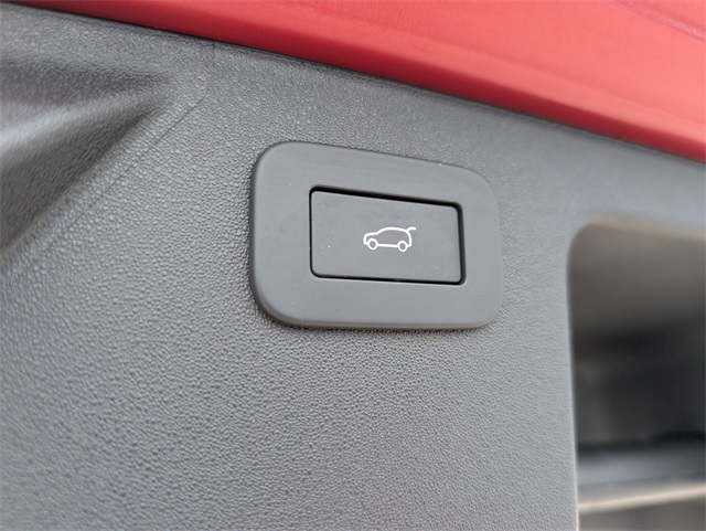 2024 Land Rover Discovery Sport SE photo 5