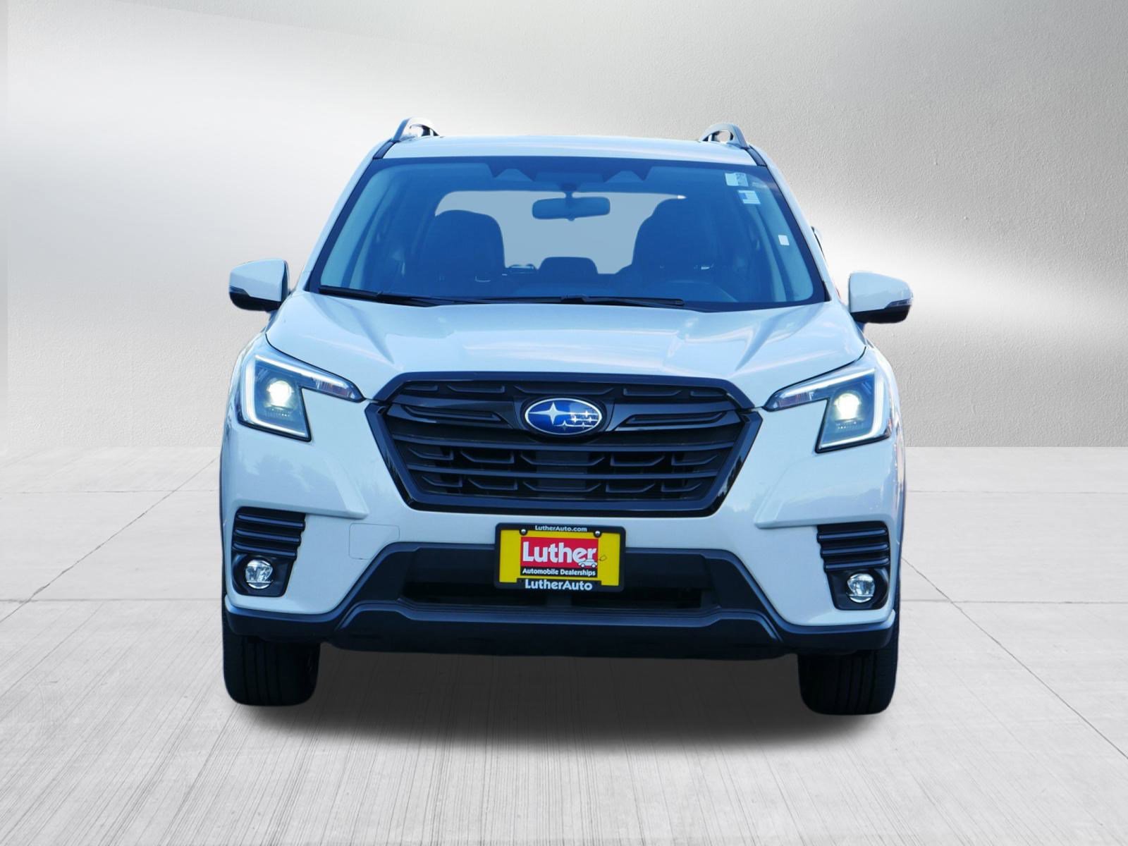 Used 2024 Subaru Forester Limited with VIN JF2SKALCXRH504120 for sale in Vadnais Heights, Minnesota