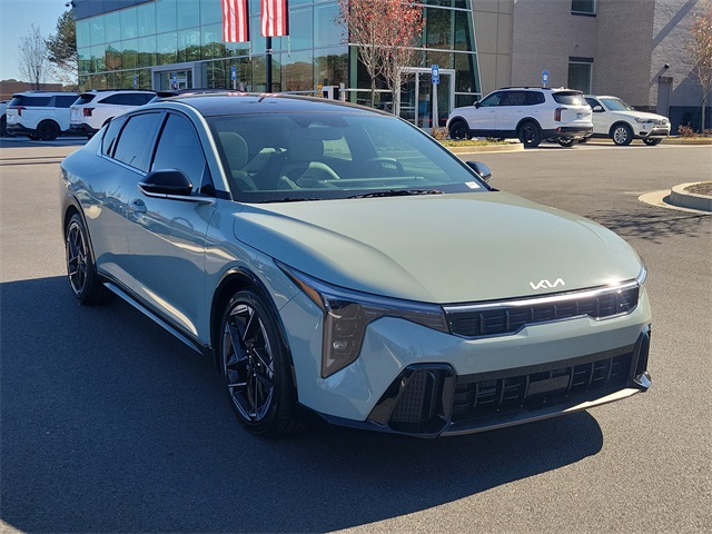 2025 Kia K4 GT-Line photo 3