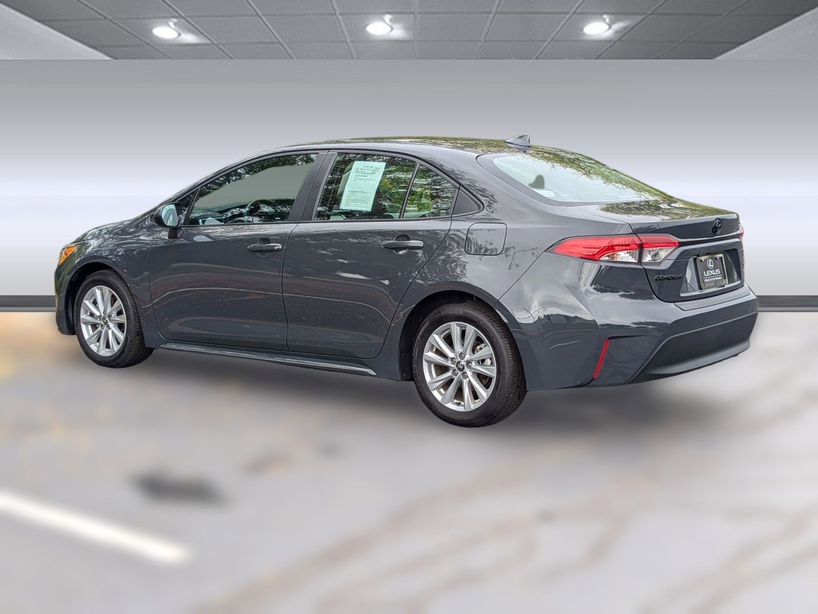 2025 Toyota Corolla LE photo 2