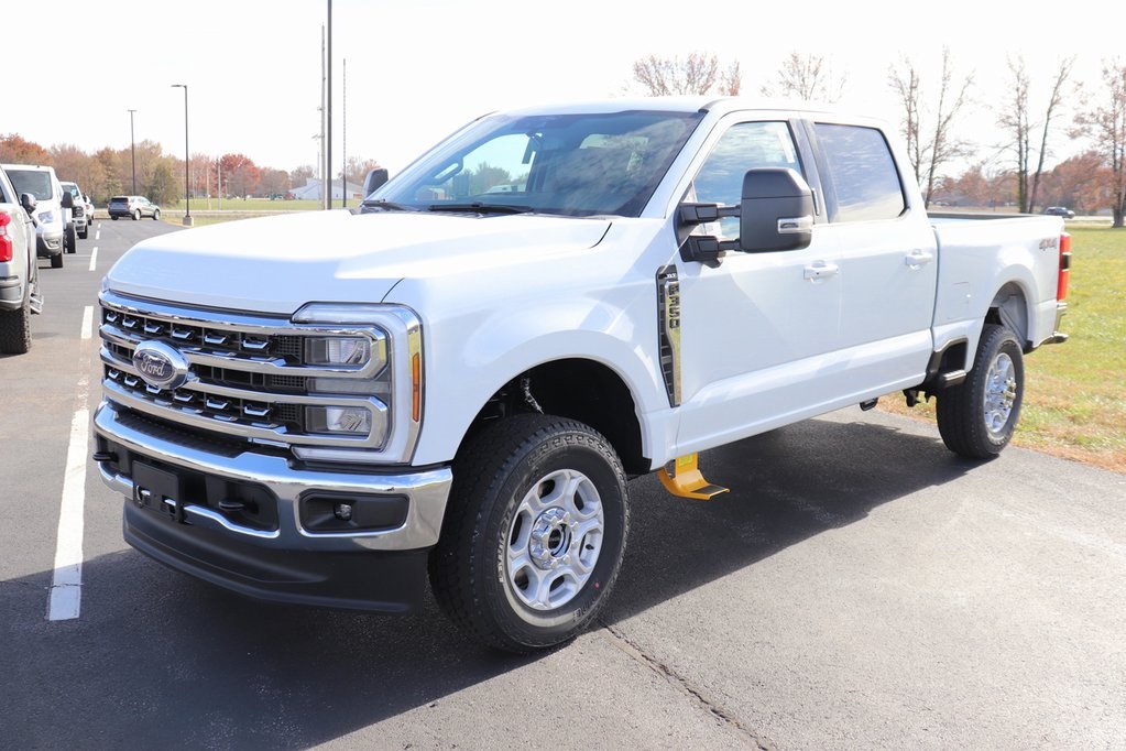 2026 Ford F-350 XLT photo 3