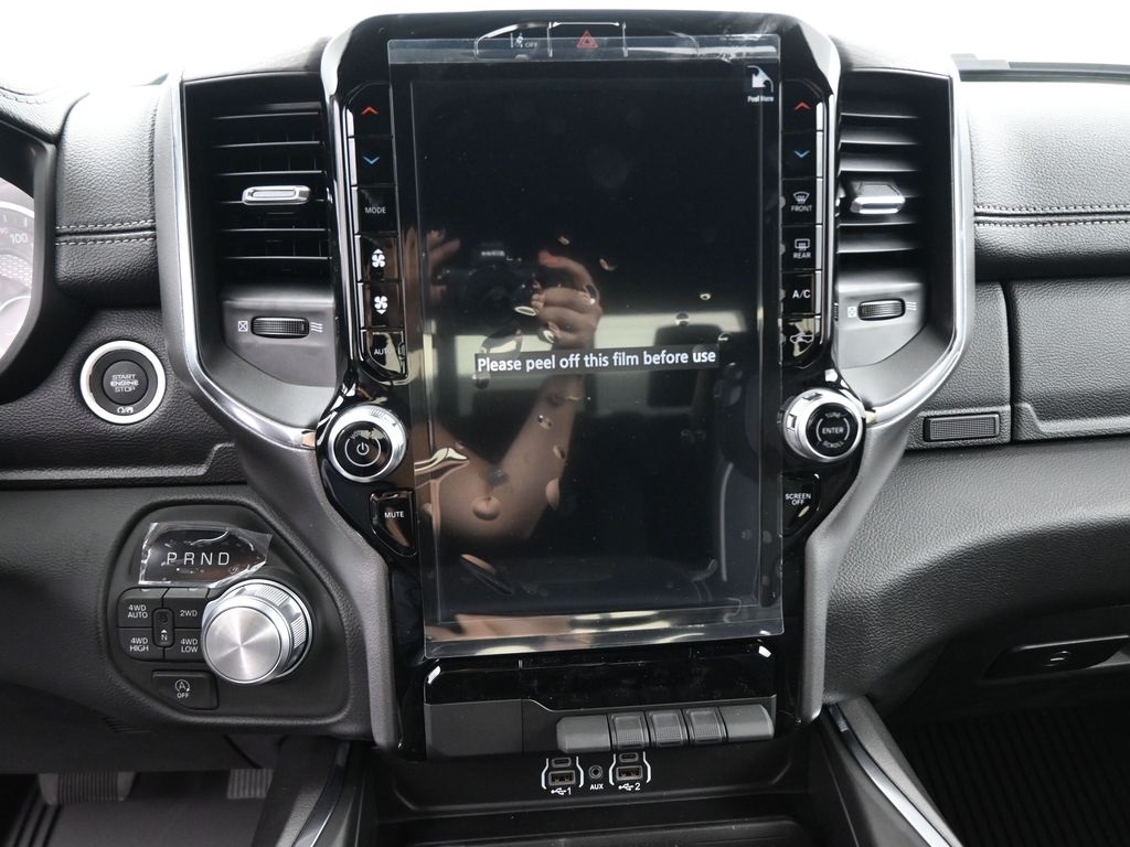 2025 Ram 1500 Laramie photo 3