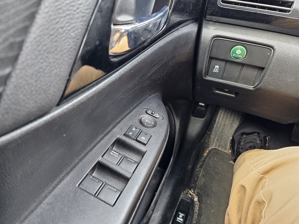 2016 Honda Accord LX photo 29