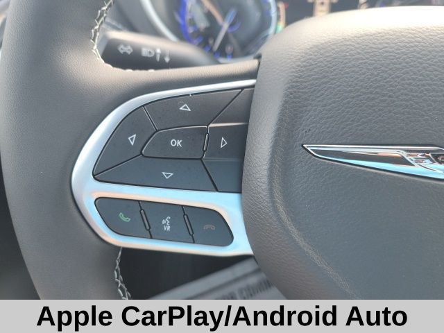 2026 Chrysler Pacifica photo 8