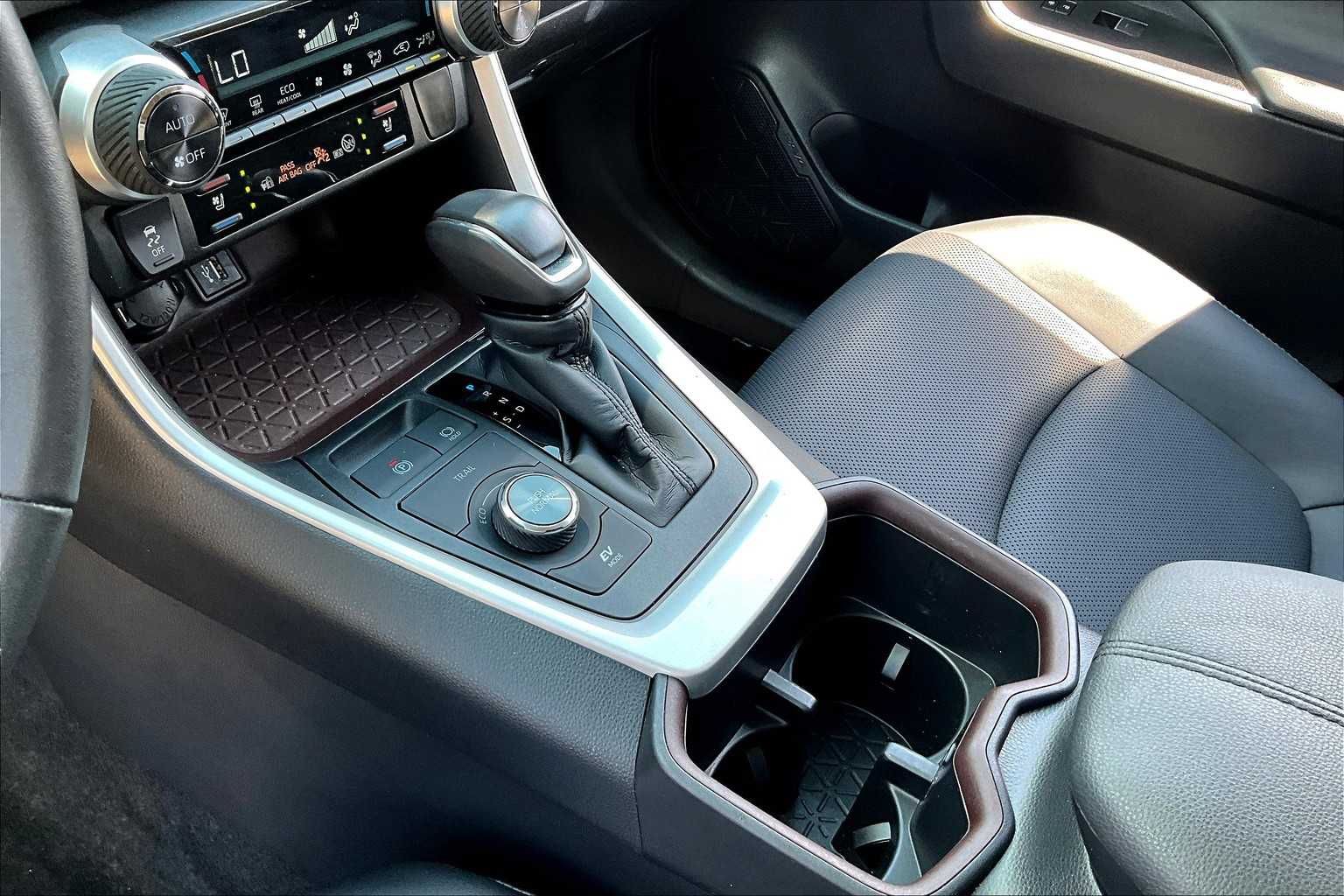 2024 Toyota RAV4 Hybrid Limited photo 16