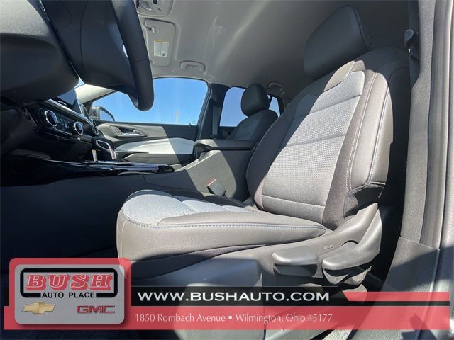 2025 Chevrolet Trax LT photo 17