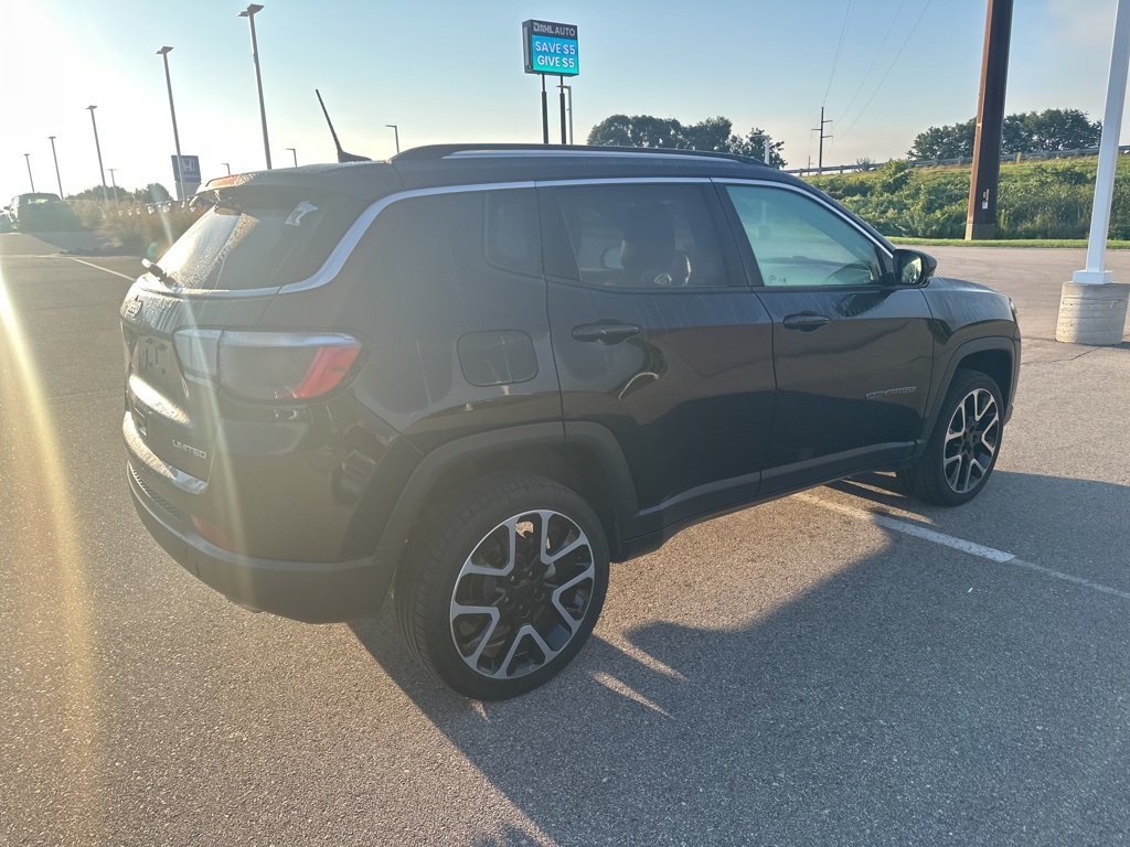 2018 Jeep Compass Limited photo 2