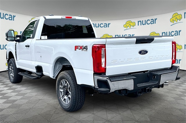 2025 Ford F-350 photo 3