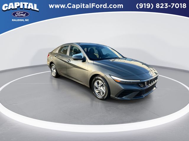 2024 Hyundai Elantra SE photo 2