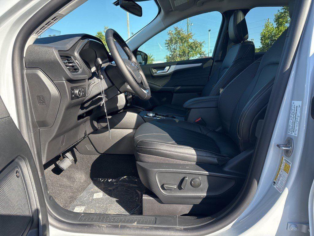 2025 Ford Escape Plug-In Hybrid photo 17