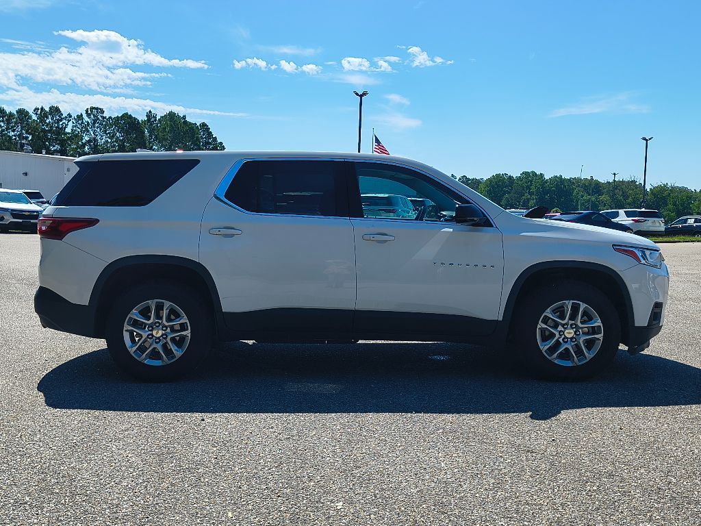 2021 Chevrolet Traverse LS photo 9