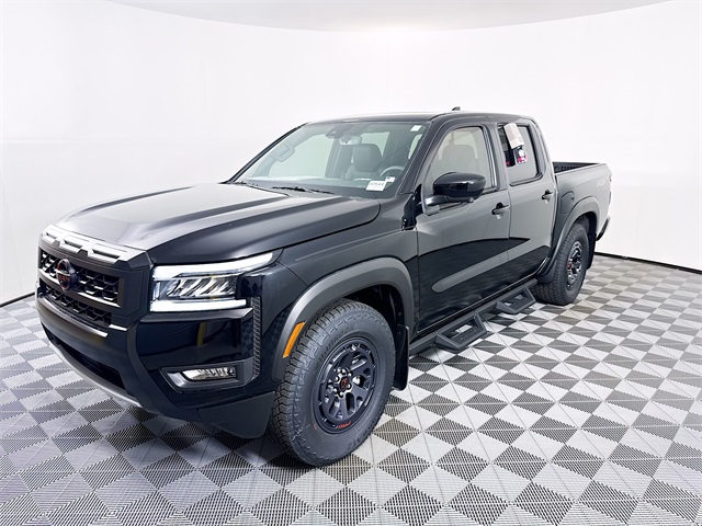 2025 Nissan Frontier PRO-X photo 3