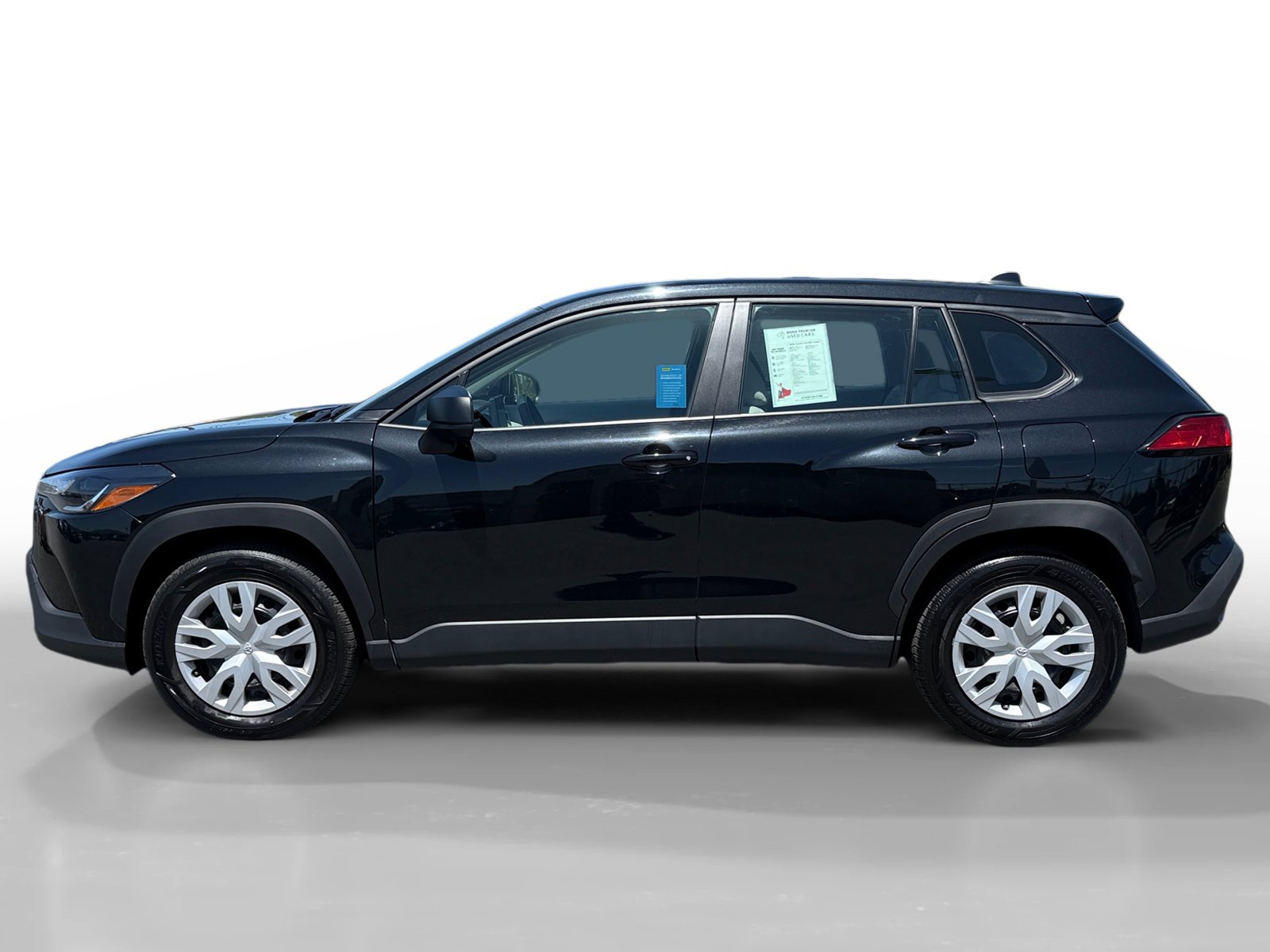 2024 Toyota Corolla Cross L photo 2