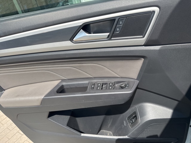 2021 Volkswagen Atlas Cross Sport V6 SE Technology R-Line photo 13