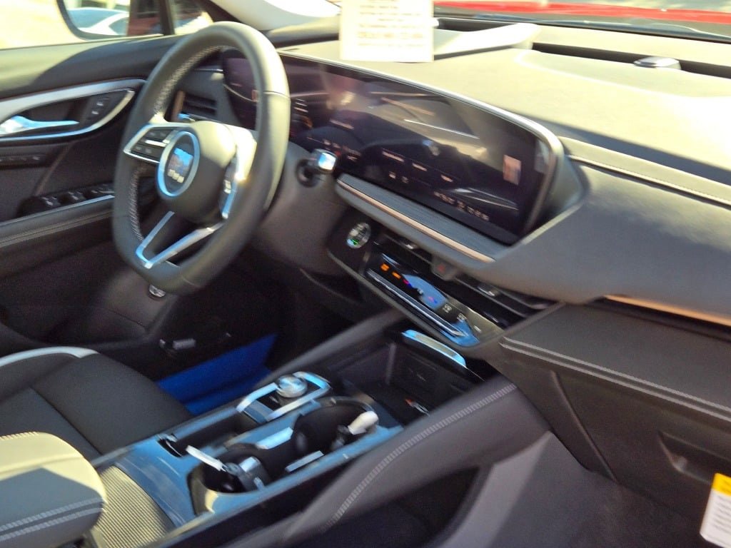2025 Buick Envision Sport Touring photo 4