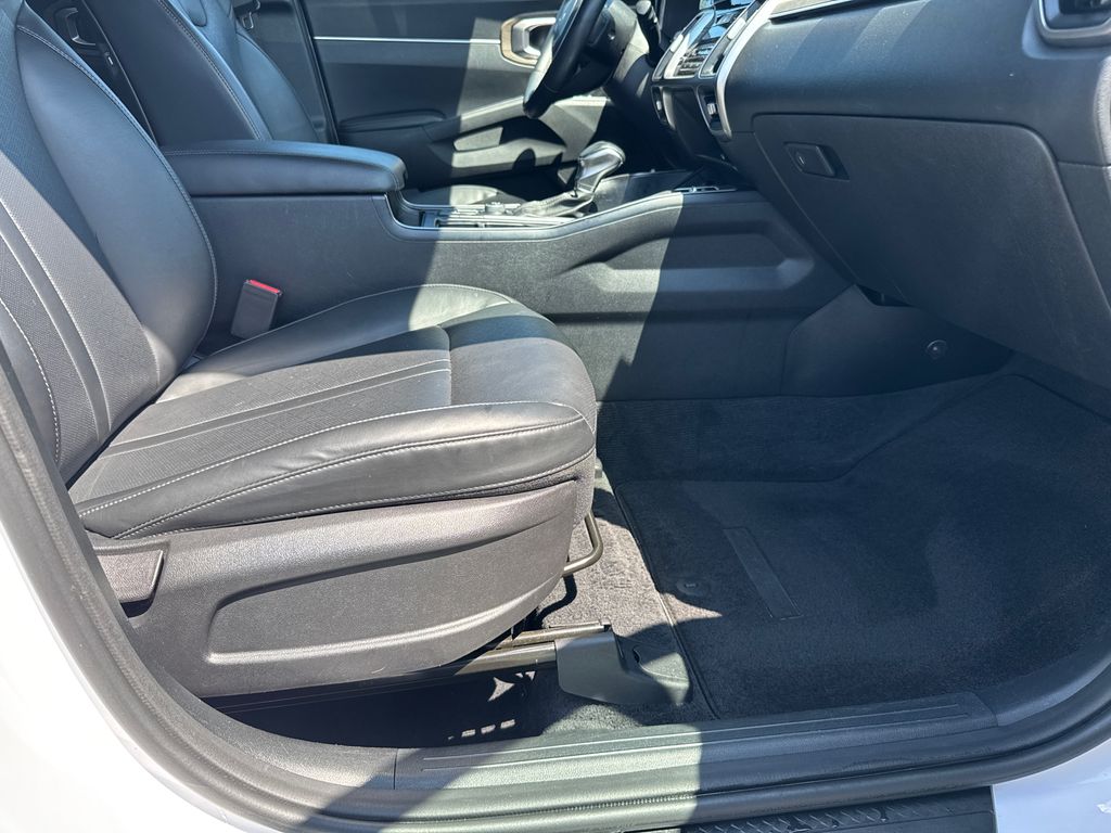 2022 Kia Sorento EX photo 13