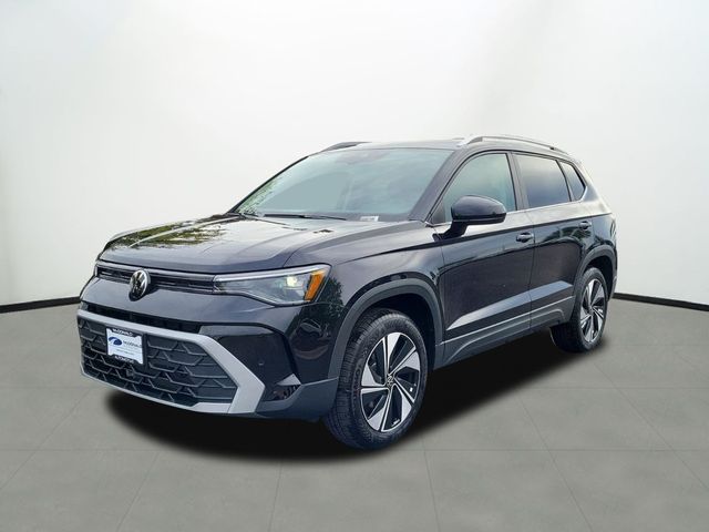 2025 Volkswagen Taos SE's photo