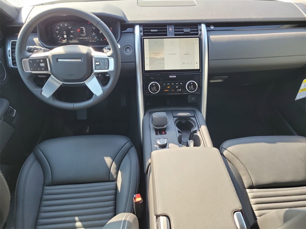 2025 Land Rover Discovery S photo 16