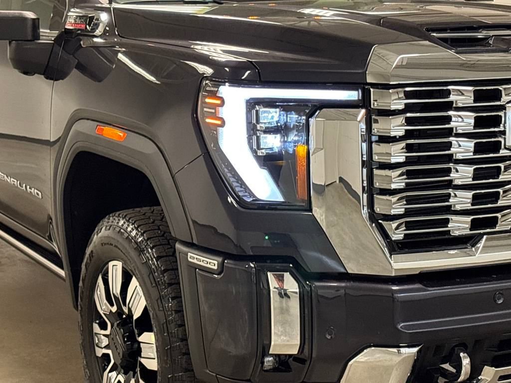 2025 Gmc Sierra 2500 HD Denali photo 3