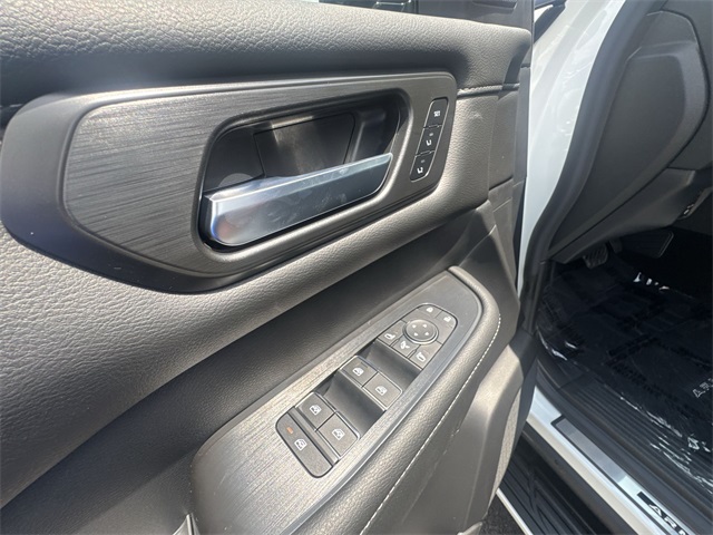 2025 Nissan Armada Platinum Reserve photo 8