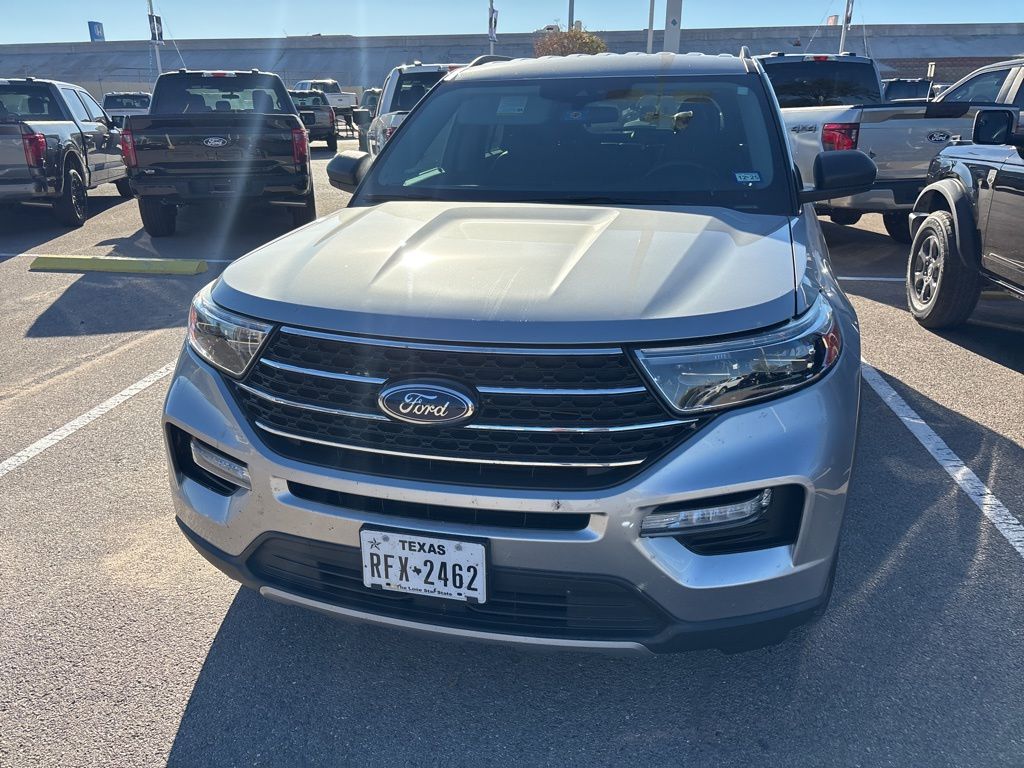 2021 Ford Explorer XLT photo 2