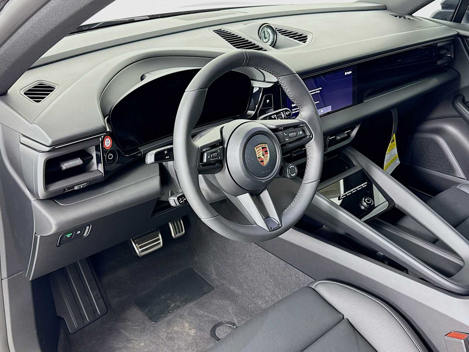 2025 Porsche Macan Electric photo 3