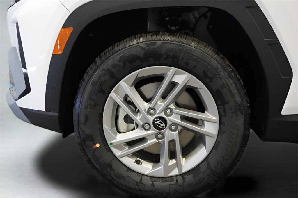 2025 Hyundai Tucson SE photo 17