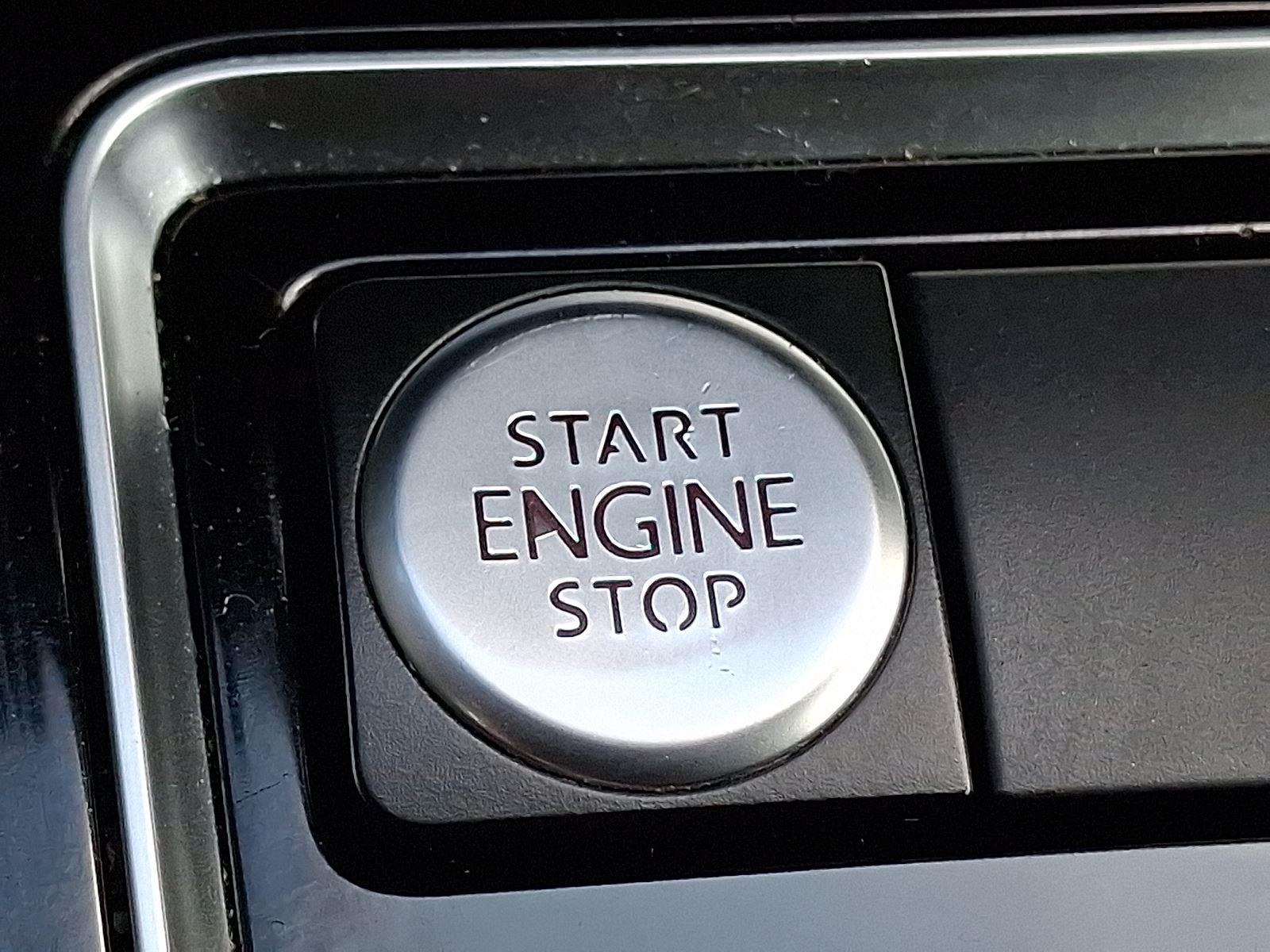2017 Volkswagen Jetta 1.8T SEL photo 22