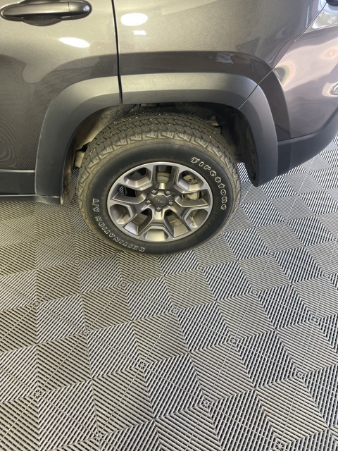 2020 Jeep Cherokee Trailhawk photo 11