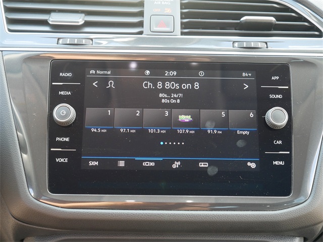 2022 Volkswagen Tiguan SE photo 23