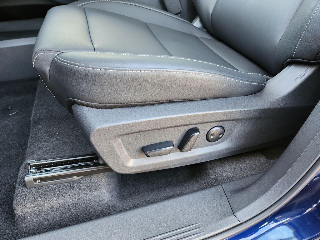 2025 Nissan Murano SL photo 13