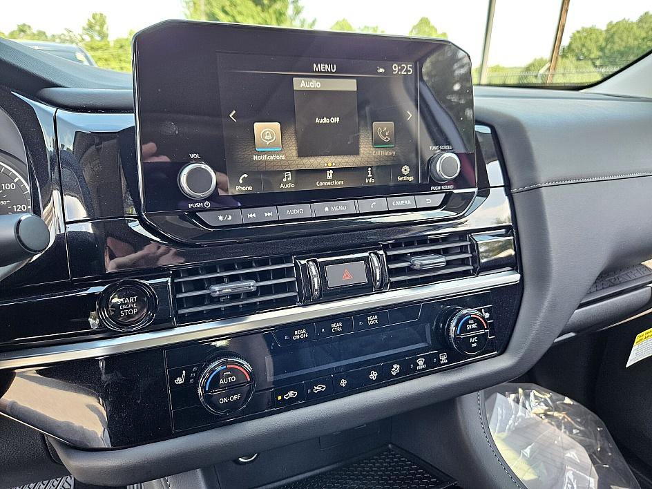 2025 Nissan Pathfinder SV photo 19