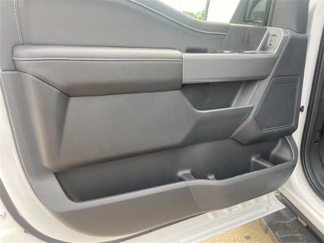 2025 Ford F-150 XLT photo 11