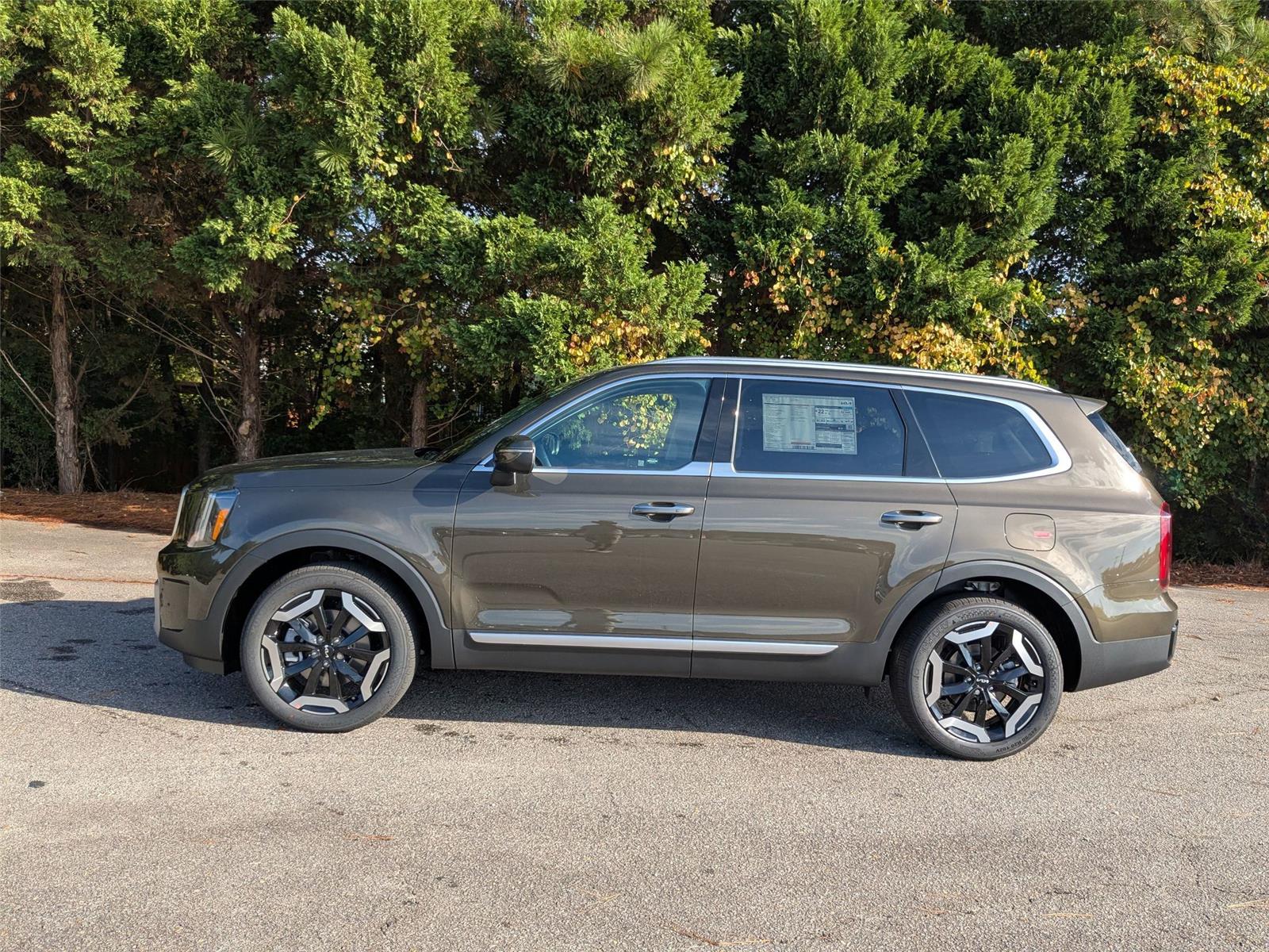 2025 Kia Telluride S photo 10