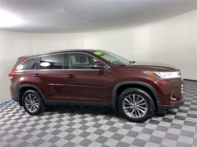 2019 Toyota Highlander SE XLE photo 4