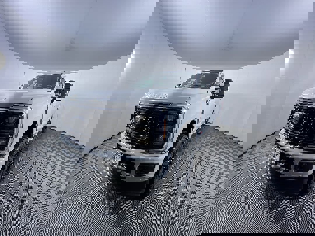 2025 Ford F-350 Lariat photo 4