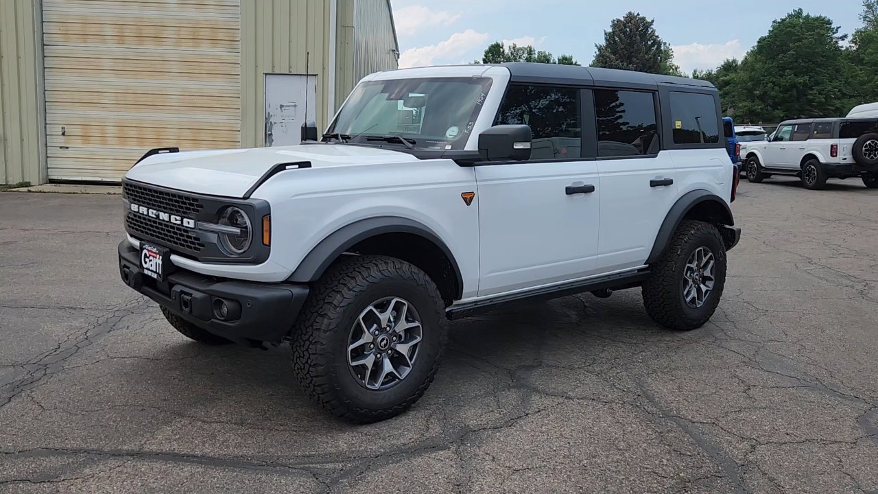 2025 Ford Bronco Badlands photo 2