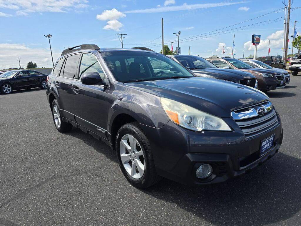 2013 Subaru Outback 2.5i Premium photo 2