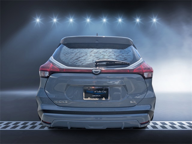 2022 Nissan Kicks SR photo 4