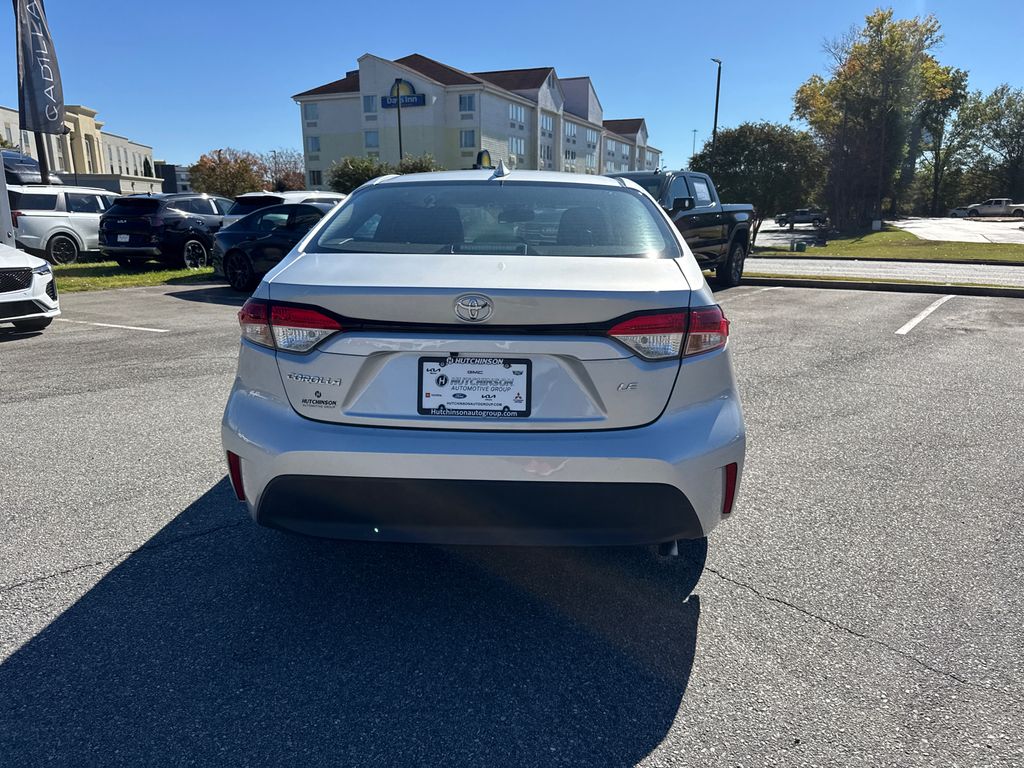 2025 Toyota Corolla LE photo 2
