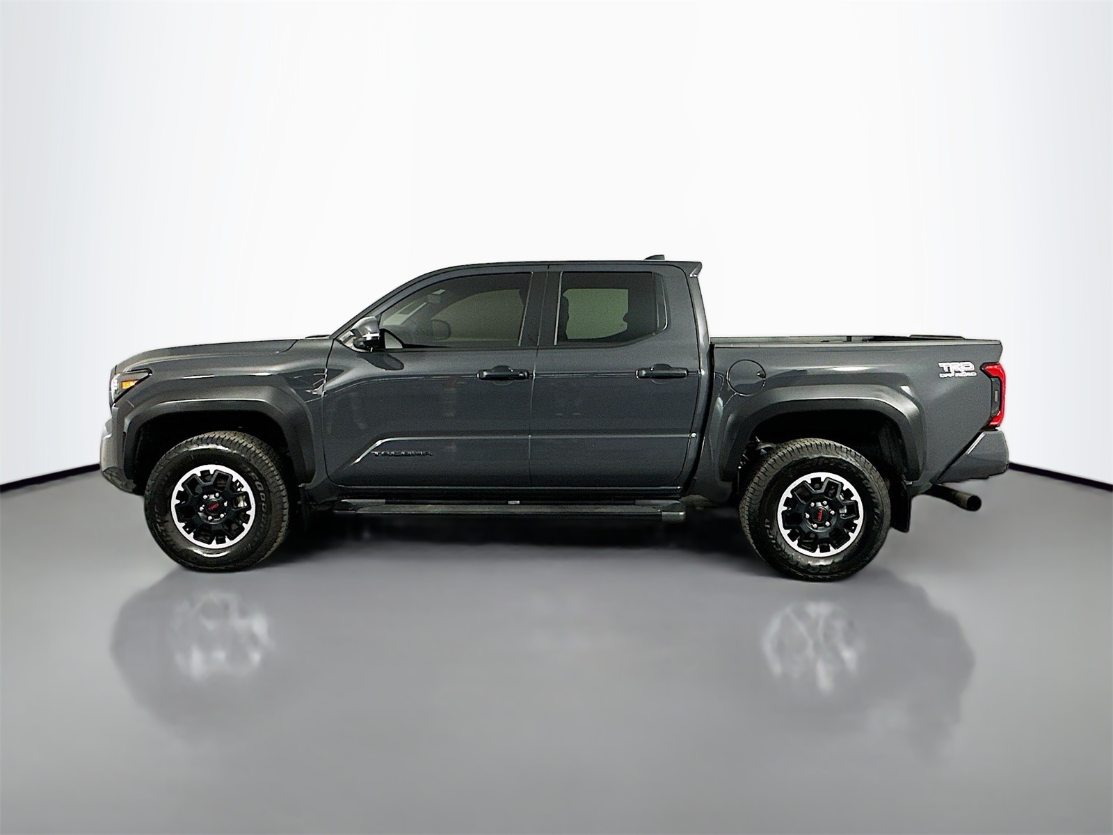2024 Toyota Tacoma TRD Off-Road photo 4
