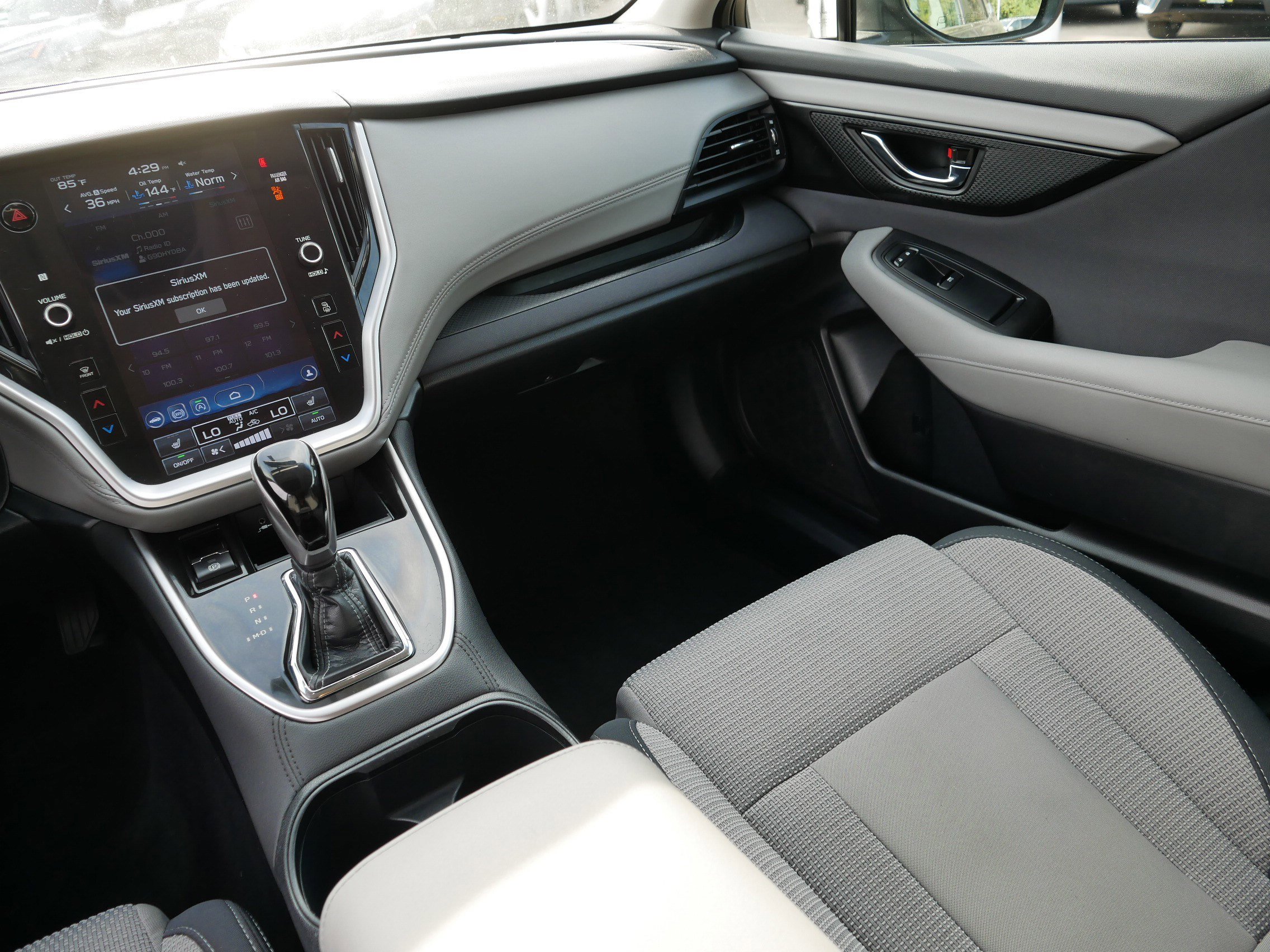 2022 Subaru Outback Premium photo 11