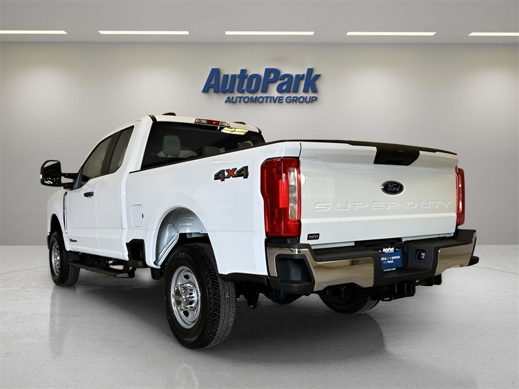 2026 Ford F-350 XL photo 4